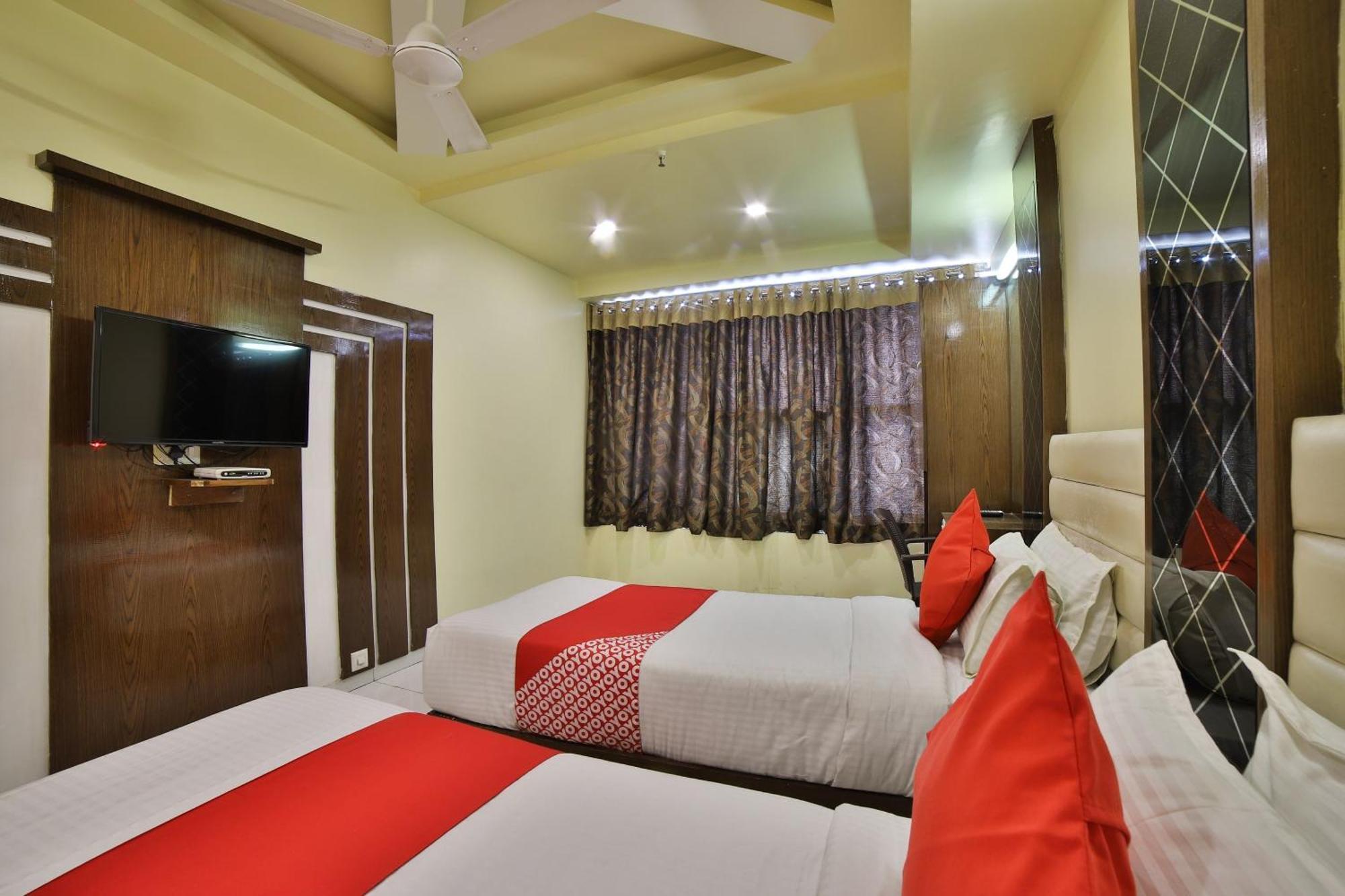 Capital O Kalash Residency Ахмедабад Екстер'єр фото