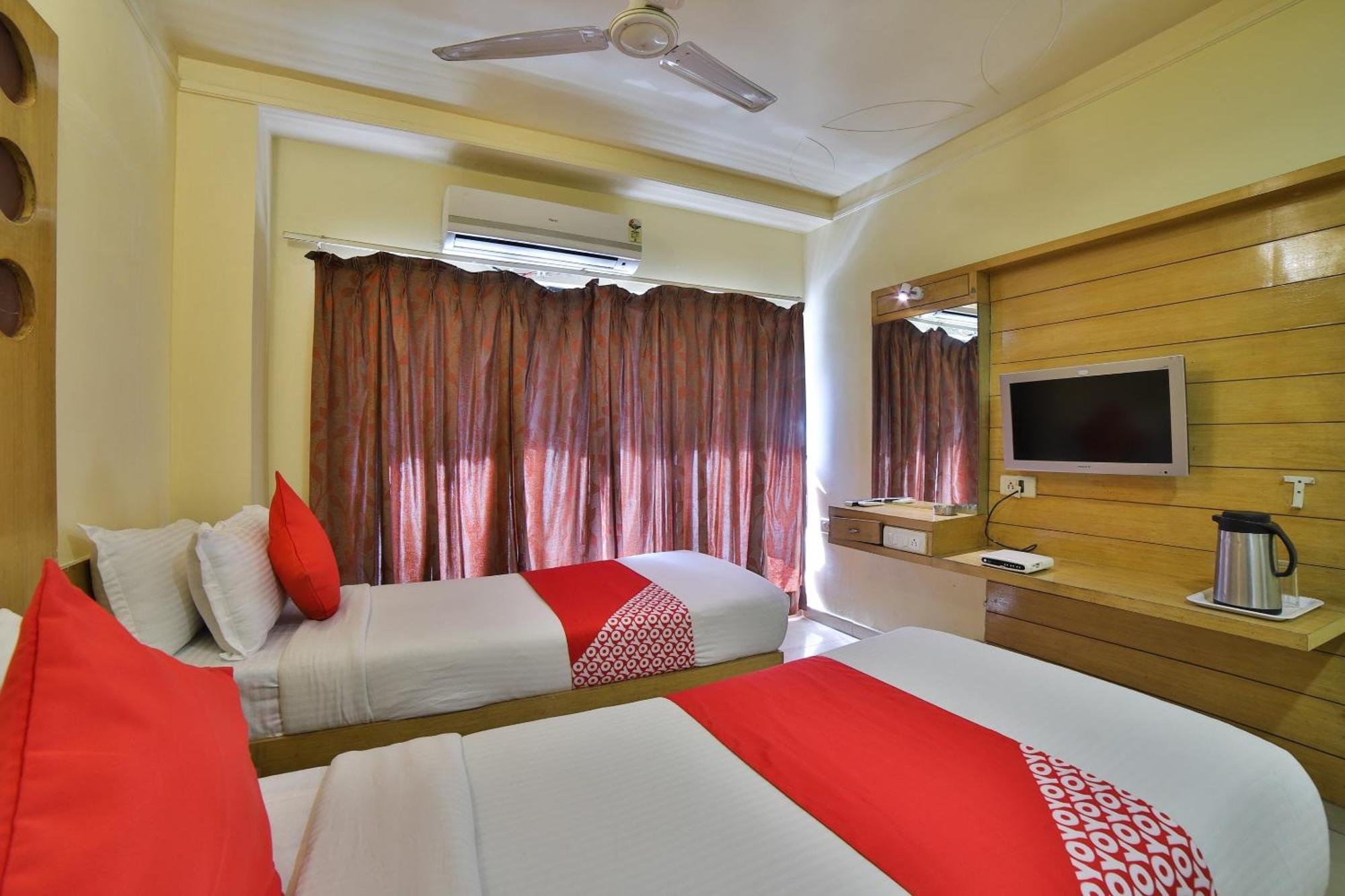 Capital O Kalash Residency Ахмедабад Екстер'єр фото