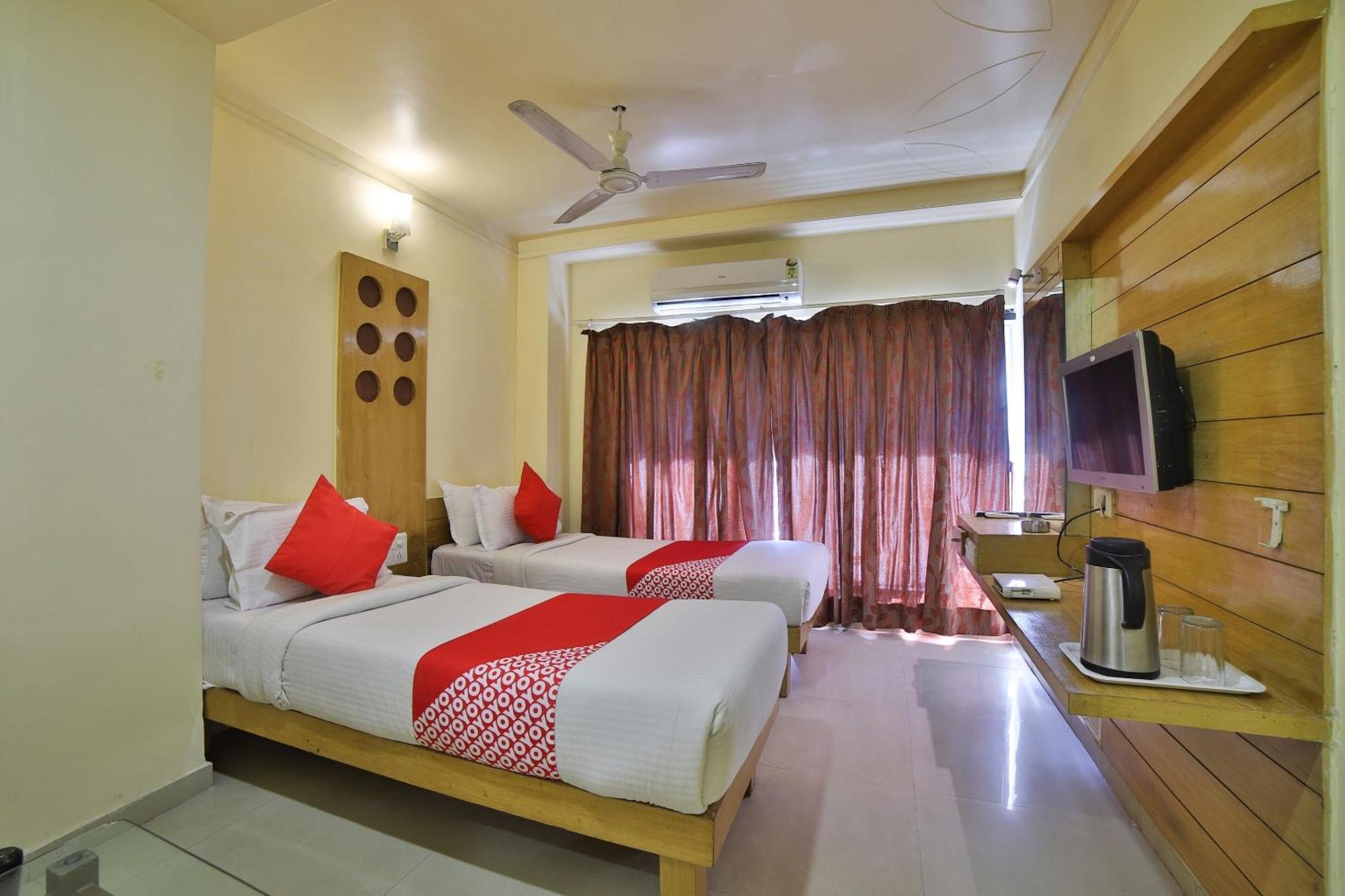 Capital O Kalash Residency Ахмедабад Екстер'єр фото